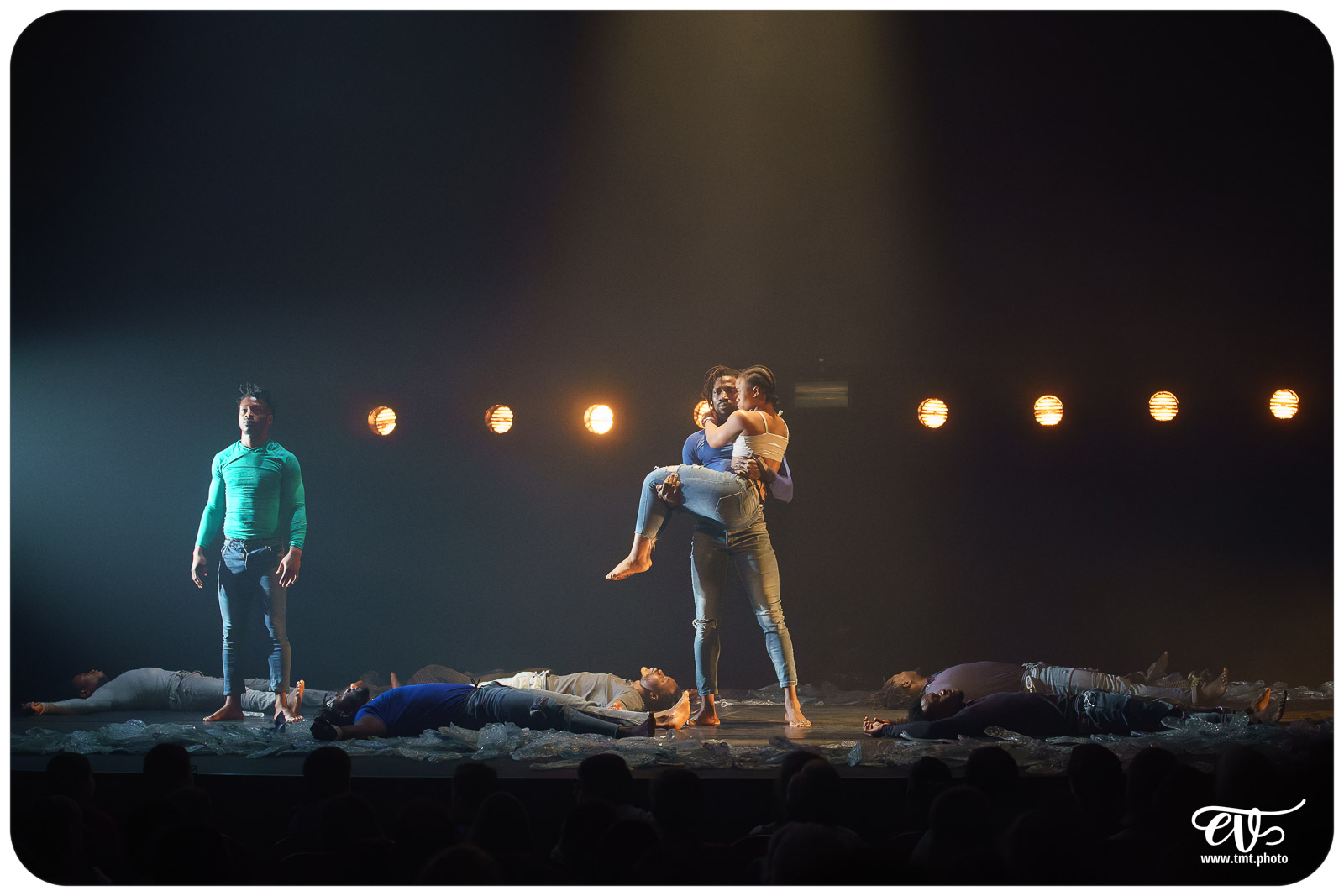 YÉ ! (L'EAU) (CIRCUS BAOBAB)